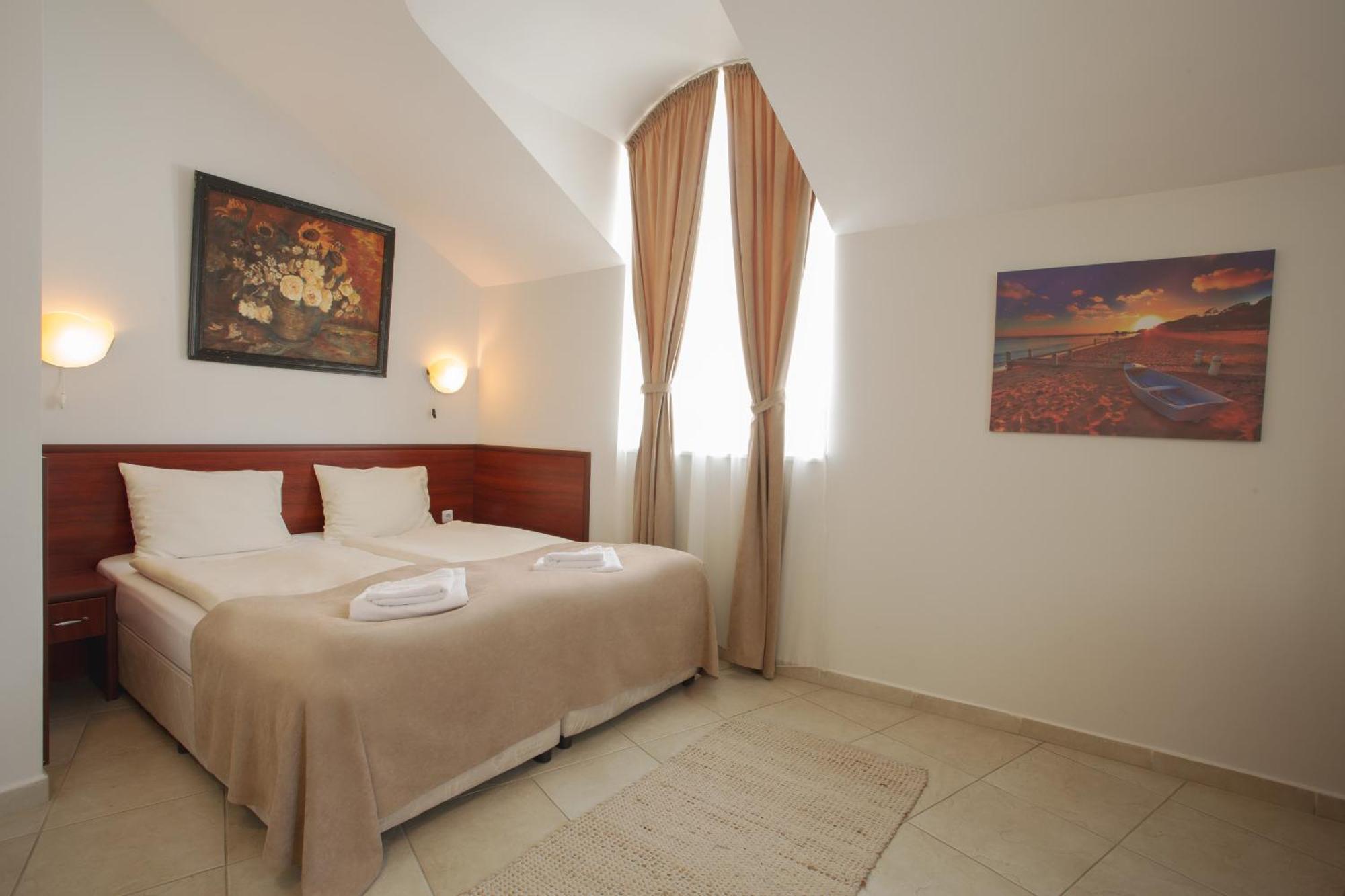 Hotel Central بالشيك المظهر الخارجي الصورة